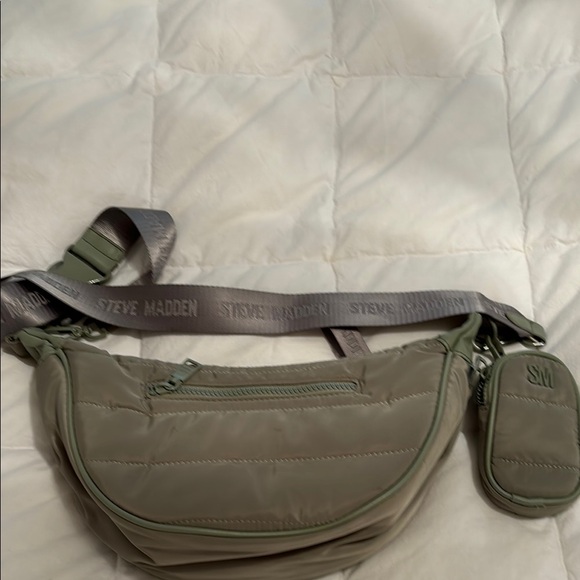 Steve Madden Olive Green Crossbody Bag - Picture 2 of 5